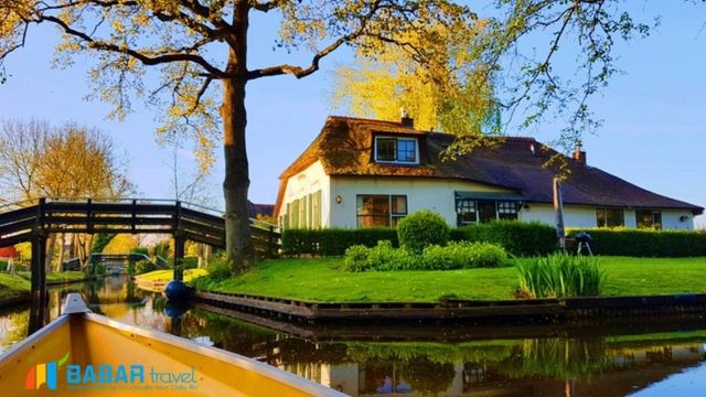 Whisper boat - Thuyền thì thầm ở làng cổ tích Giethoorn