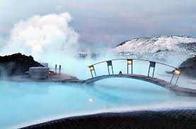 Bạn đã bao giờ tắm biển mùa đông ở Iceland chưa
