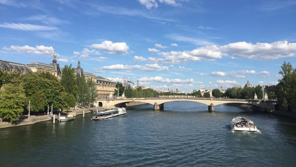 Đắm mình vào sự lãng mạn của Paris theo phong cách của người Pháp