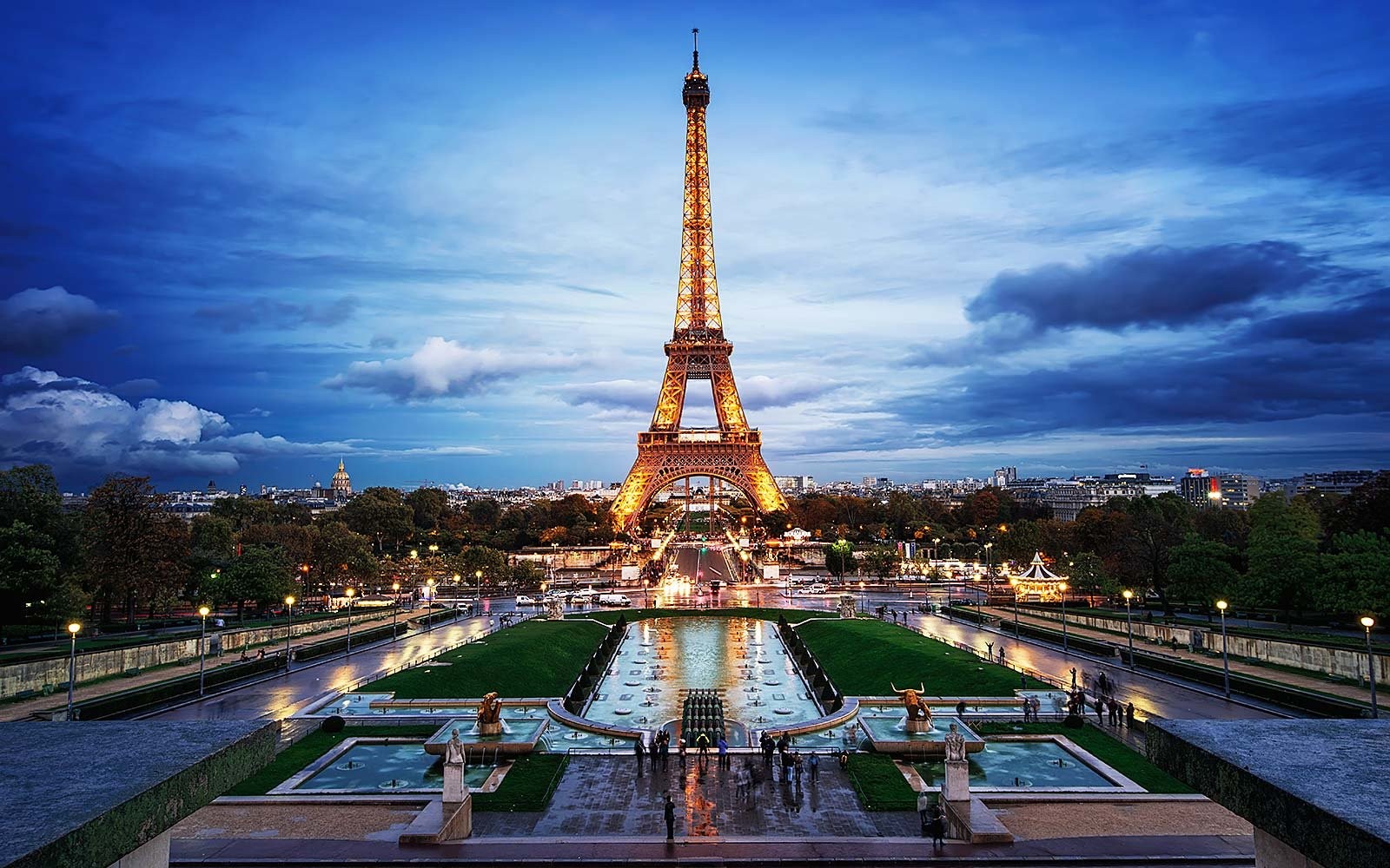 Tour du lịch Châu Âu tháng 7 có gì hay?