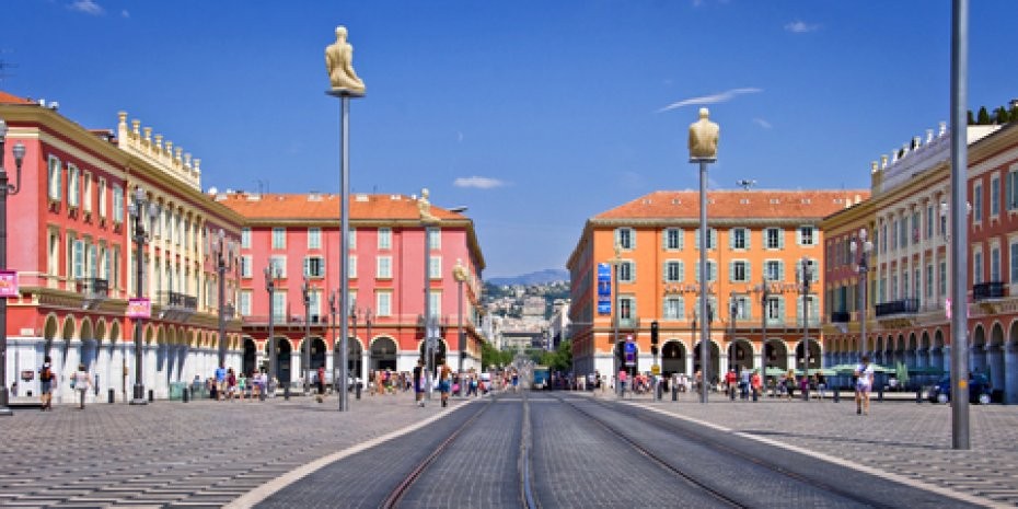 Cùng Babartravel khám phá Quảng trường Massena ở Nice